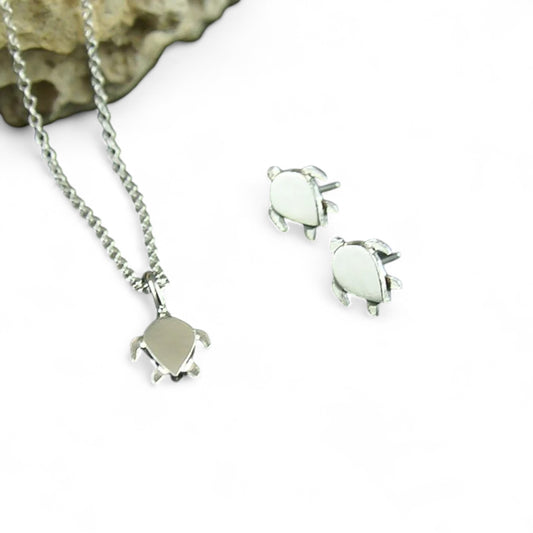 Petit pendentif tortue en argent sterling par Sonia Imbeault