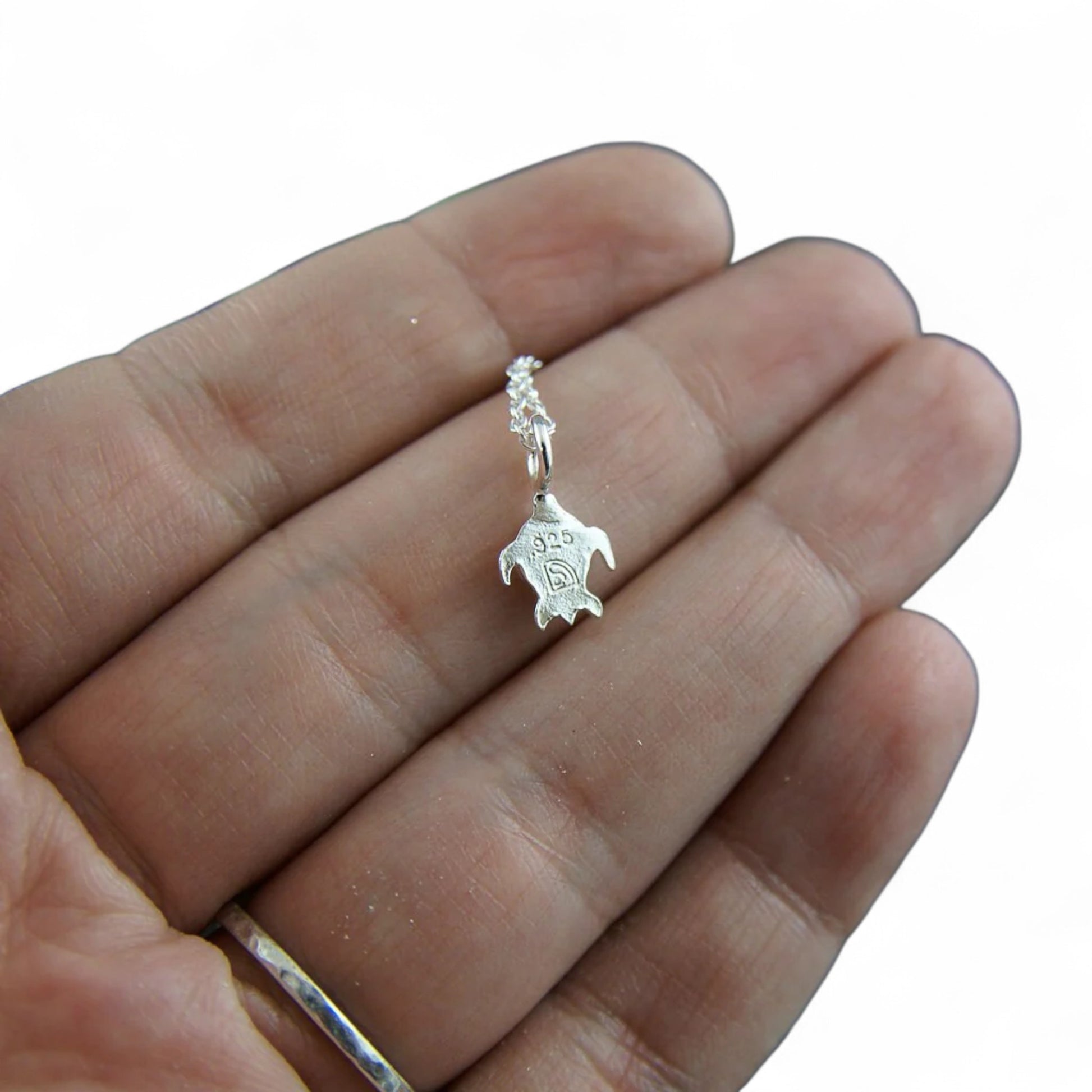 Petit pendentif tortue en argent sterling par Sonia Imbeault
