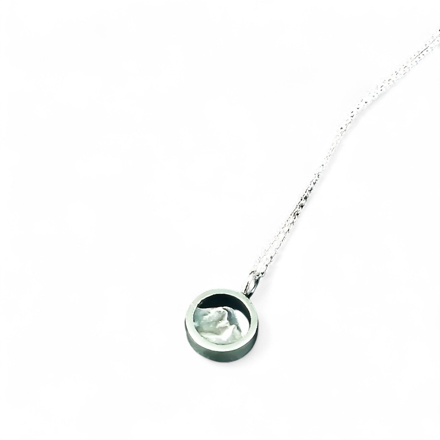 Petit pendentif montagne en argent sterling par Sonia Imbeault