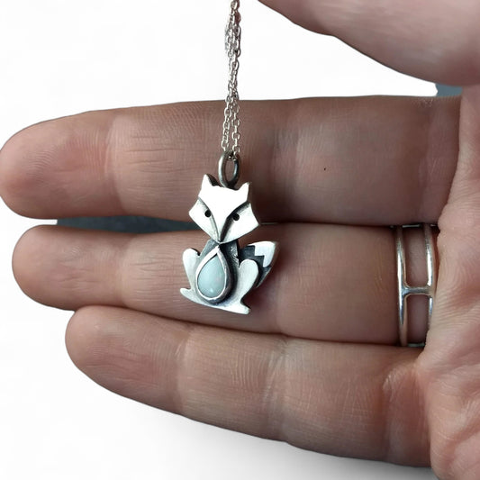 Pendentif renard en argent sterling avec pierre de lune par Sonia Imbeault