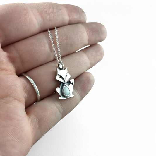 Pendentif renard en argent sterling avec pierre de lune par Sonia Imbeault