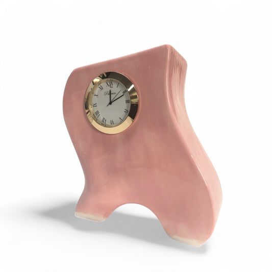 Rosalie - Horloge rose en céramique par Karine Pellerin