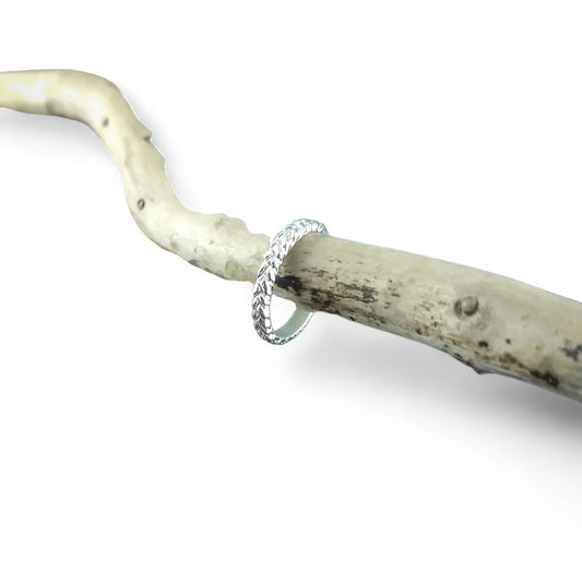 Petite bague tressée en argent sterling par Sonia Imbeault