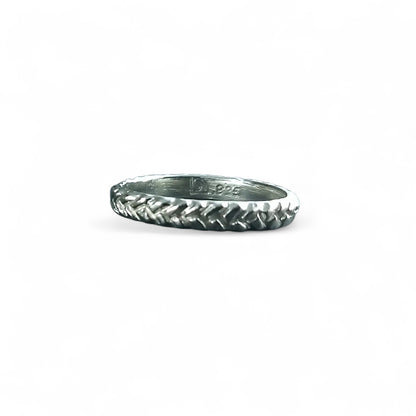 Petite bague tressée en argent sterling par Sonia Imbeault