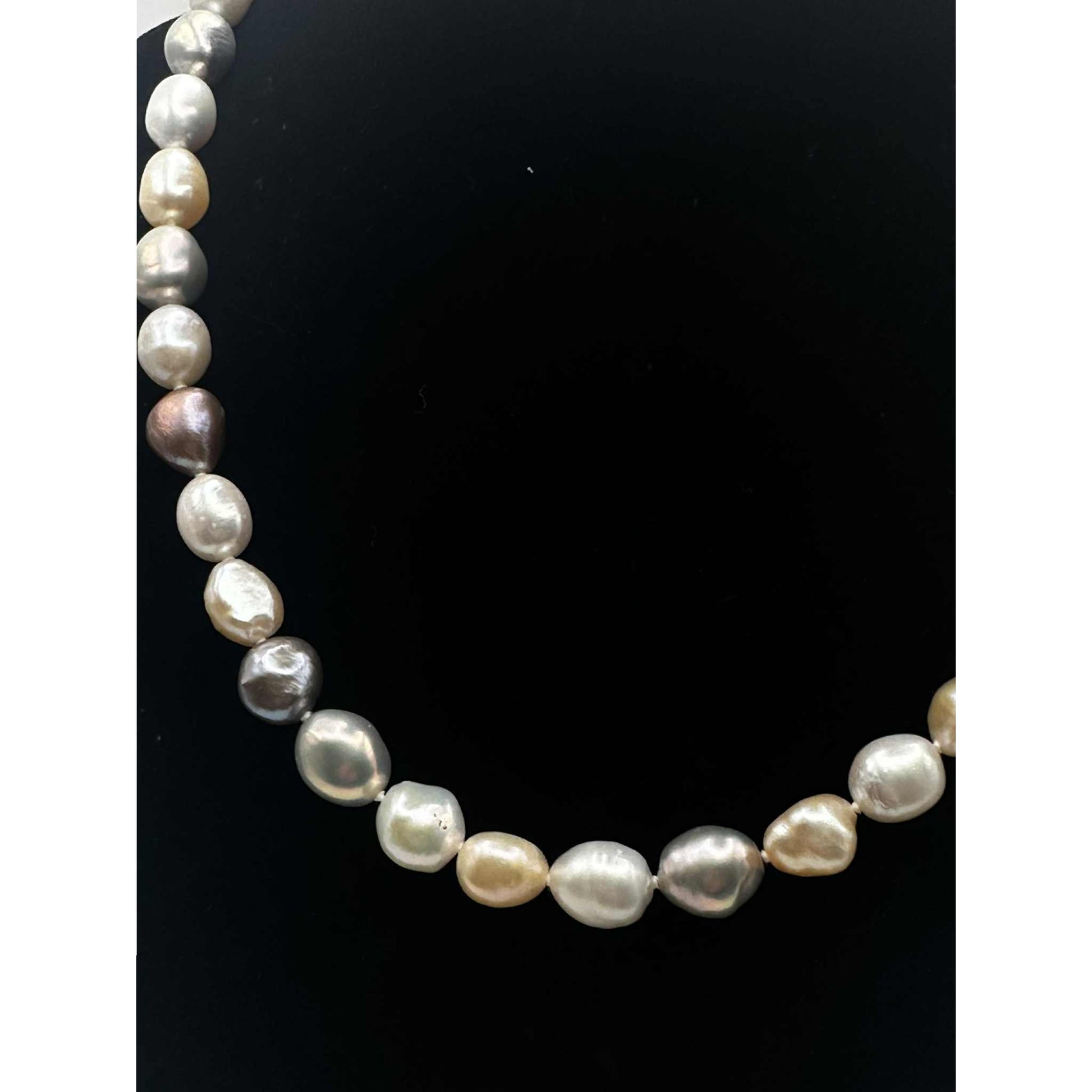 Collier de perles baroques multicolores naturelles pêche AC4 par Anne Carmichael