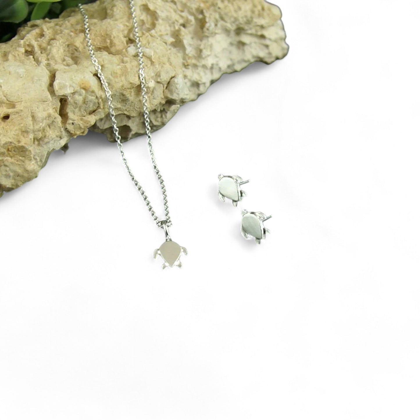 Petit pendentif tortue en argent sterling par Sonia Imbeault
