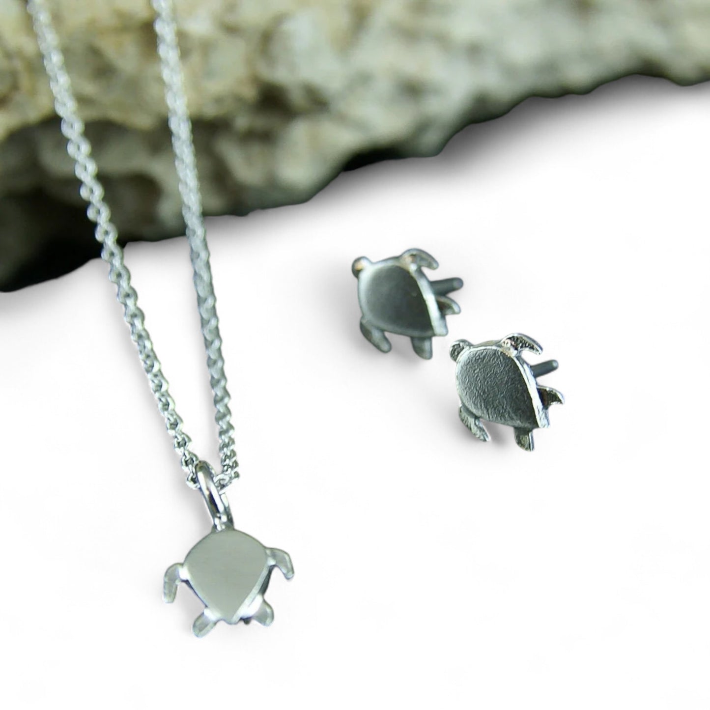 Petit pendentif tortue en argent sterling par Sonia Imbeault